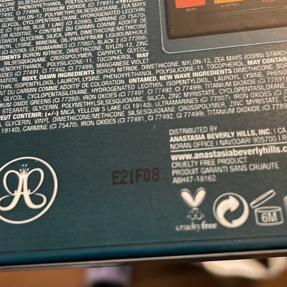 Subculture eyeshadow palette - Picture 9 of 9